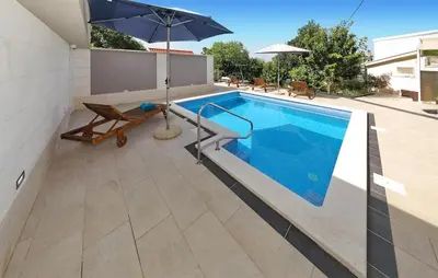 Bazen u objektu Beautiful Home In Bast ili u blizini