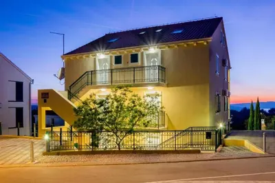 Zgrada u kojoj se nalazi apartman