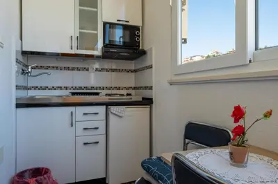 Kuhinja ili čajna kuhinja u objektu Yellow house apartments