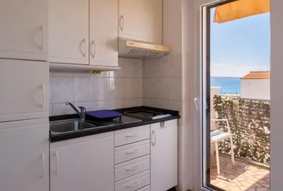 Kuhinja ili čajna kuhinja u objektu Yellow house apartments