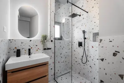 Kupaonica u objektu Apartment Gironi with Pool, Jacuzzi