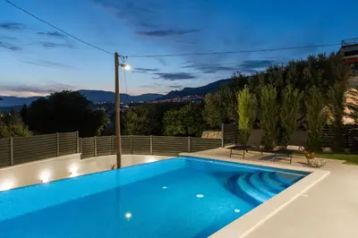 Bazen u objektu Villa Giovannina Split ili u blizini