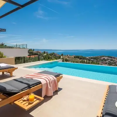 Olive paradise-heated pool- romantic getaway for 2