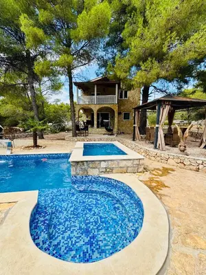 Bazen u objektu Villa Paradisio Ruheoase - Pool - Klima - Küche - Parken ili u blizini