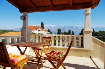 Pogled na planine ili pogled na planine iz apartmana