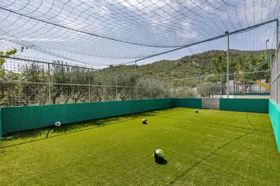 Tereni za tenis i/ili skvoš u sklopu objekta Villa Maslina - Resort Moja Stina ili u blizini