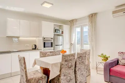 Kuhinja ili čajna kuhinja u objektu Apartments Jokica