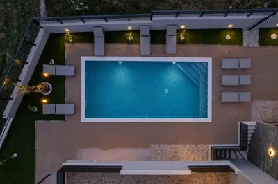 Bazen u objektu Luxury Villa David 2 heated pool ili u blizini