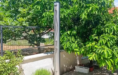 Vrt u objektu Beautiful Apartment In Sutivan With Wifi