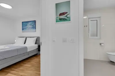 Krevet ili kreveti u jedinici u objektu Luxurious And Bright Apartment With Sea And Mountain View
