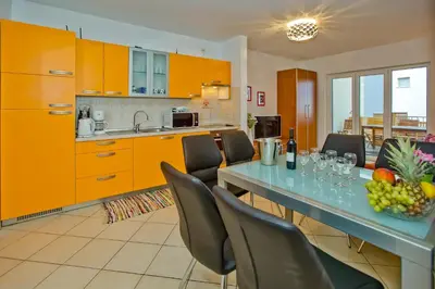 Kuhinja ili čajna kuhinja u objektu Beautiful SeaView Villa