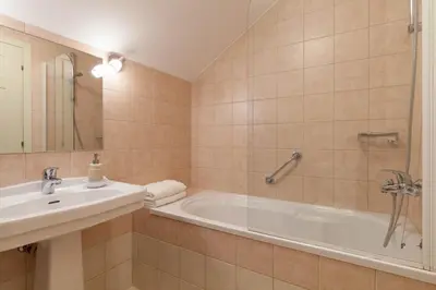 Kupaonica u objektu Villa Mir Vami - Heated Pool, Sea Views & Beach 100m I Brač Island