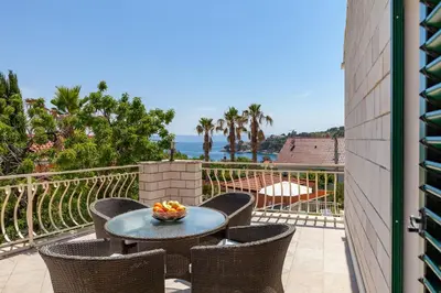 Balkon ili terasa u objektu Villa Vjeka Cozy Family Retreat with Heated Pool, Brač Island