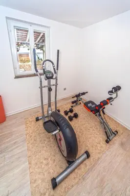 Fitness centar i/ili fitness sadržaji u objektu Villa Skalinada - Pool, Sea View & Private Path to Beach I Baška Voda