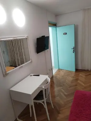 TV i/ili zabavni centar u objektu Brela S1 S4-no parking