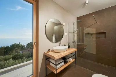 Kupaonica u objektu Dazzling Hvar Villa Villa Licita 3 Bedrooms Sea Views Superb Terrace