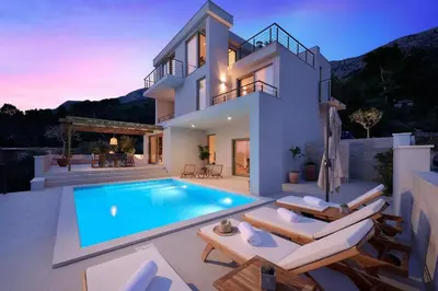 Bazen u objektu Dazzling Hvar Villa Villa Licita 3 Bedrooms Sea Views Superb Terrace ili u blizini
