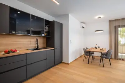 Kuhinja ili čajna kuhinja u objektu Paoma Lux Beach Suites