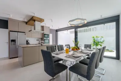 Kuhinja ili čajna kuhinja u objektu Luxury Villa Complex 