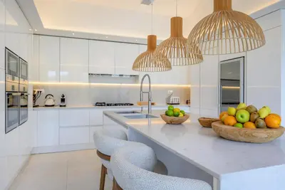 Kuhinja ili čajna kuhinja u objektu Luxury seafront villa Prestige Brač with pool & private sea deck