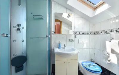 Kupaonica u objektu Holiday Home Skrip With Sea View 279