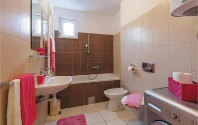 Kupaonica u objektu Apartment Podstrana With Sea View 366
