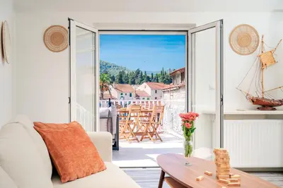 Balkon ili terasa u objektu Pharos Sunset - Stari Grad Center