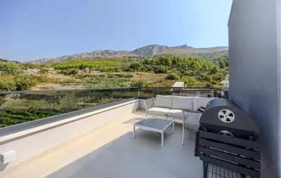Pogled na planine ili pogled na planine iz apartmana