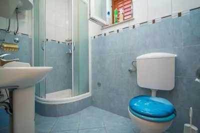 Kupaonica u objektu Apartments Longo - One Bedroom Apartment with Terrace, A2 - ST
