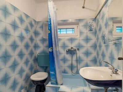 Kupaonica u objektu Apartments Nena ST - Two Bedroom Apartment with Terrace and Sea View A3