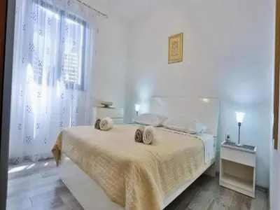 Krevet ili kreveti u jedinici u objektu Apartments Lenka - One Bedroom Apartment with Balcony and Center View A3
