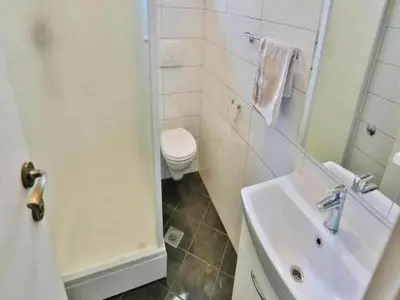 Kupaonica u objektu Apartments Lenka - One Bedroom Apartment with Balcony and Center View A3