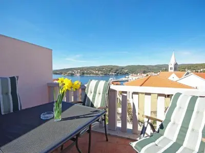 Balkon ili terasa u objektu Apartments Villa Rose - Standard Studio with Sea View and shared Terrace A2 bijeli