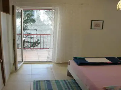 Krevet ili kreveti u jedinici u objektu Apartments Boguvila - Two-Bedroom Economy Apartment with Terrace A5 - ST