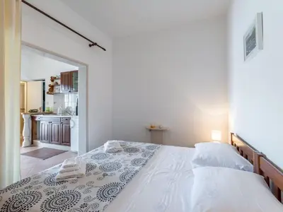 Krevet ili kreveti u jedinici u objektu Apartments Darija - Studio Apartment with Sea View ST