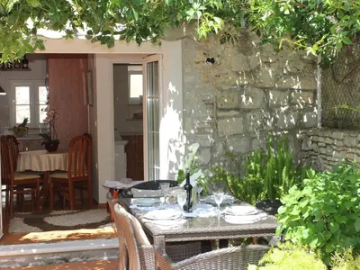Vrt u objektu Holiday House Granny Mary - Two Bedroom Holiday Home ST