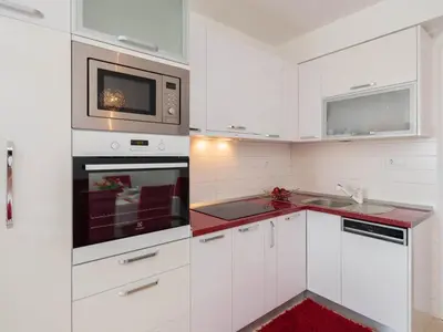 Kuhinja ili čajna kuhinja u objektu Apartment Lana - Superior Two-Bedroom Apartment with Terrace A1 ST