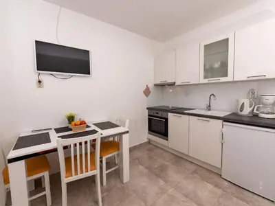 Kuhinja ili čajna kuhinja u objektu Apartments Magdalena - Apartment with Sea View and Terrace A3