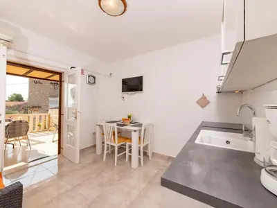 Kuhinja ili čajna kuhinja u objektu Apartments Magdalena - Apartment with Sea View and Terrace A3