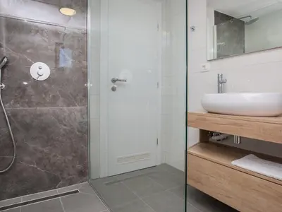 Kupaonica u objektu Apartments Dva Galeba - One Bedroom Apartment with Terrace 102
