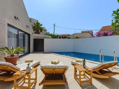 Tlocrt objekta Villa Stone Pearl - Two Bedroom Holiday House with Pool