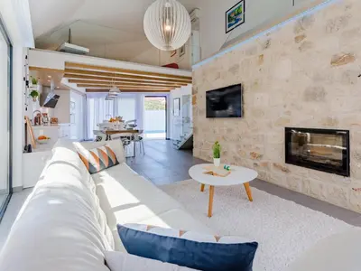 Tlocrt objekta Villa Stone Pearl - Two Bedroom Holiday House with Pool