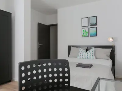 Krevet ili kreveti u jedinici u objektu Apartments Marti - Three Bedroom Apartment with Balconies and Sea View - ST
