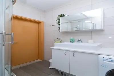 Kupaonica u objektu Apartments Marti - Four Bedroom Apartment with Terrace and Sea View - ST