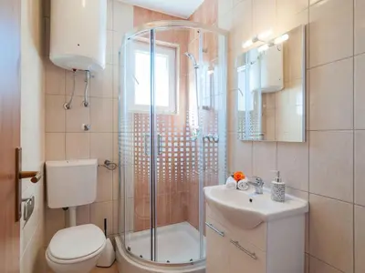 Kupaonica u objektu Apartments Island Beat - Two Bedroom Apartment with Balcony A6 ST