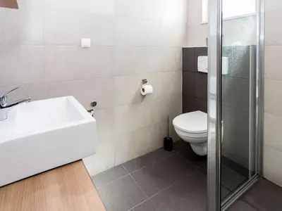 Kupaonica u objektu Apartments Magdales - Two Bedroom Apartment with Balcony A1