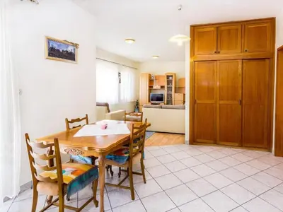 Kuhinja ili čajna kuhinja u objektu Magdales - Comfort Three Bedroom Apartment