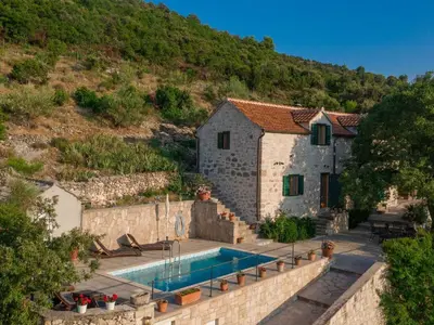 Bazen u objektu Villa Dol-Three Bedroom Villa with Pool ili u blizini