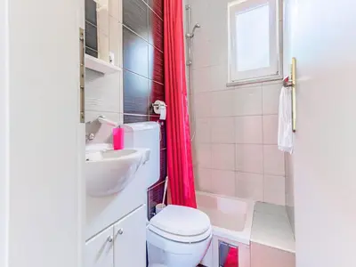 Kupaonica u objektu Apartments Ivo - One bedroom apartment with terrace and sea view A5