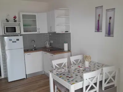 Kuhinja ili čajna kuhinja u objektu Apartments Dobrila - Two Bedroom Apartment with Terrace - A2